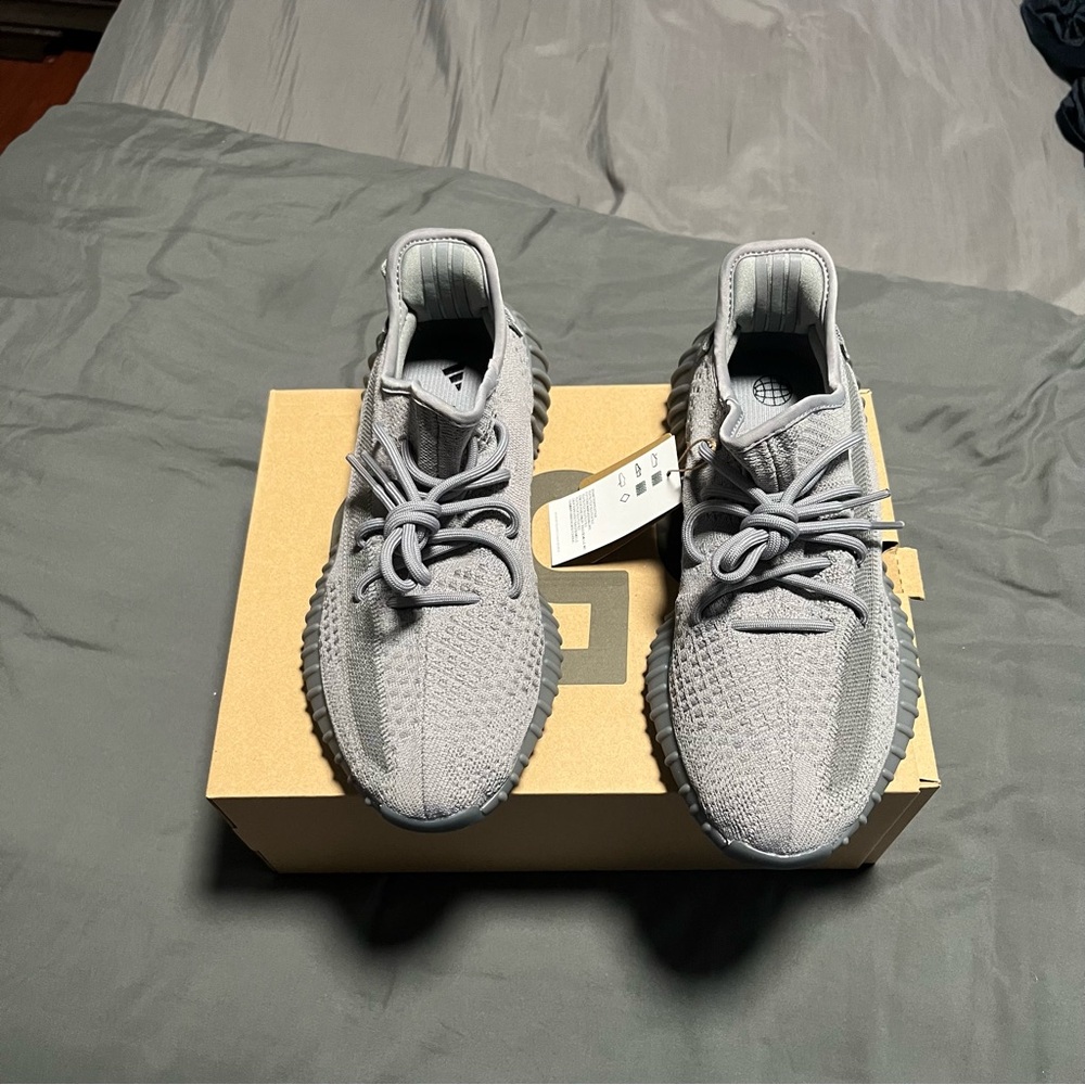 Yeezy Boost 350 V2